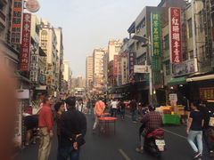 -六合夜市