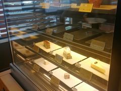 面包甜点陈列柜-麦当劳(双榆树店)