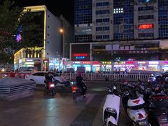 -解放路步行街                