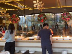 -大中华希尔顿酒店-念自助餐·嗨啤·小龙虾