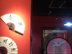-虾弄弄海派小龙虾·牛羊蝎子火锅