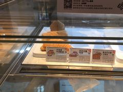 面包甜点陈列柜-喜茶(广州番禺奥园广场店)