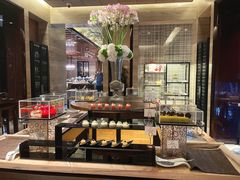 面包甜点陈列柜-深圳四季酒店·馥自助餐厅