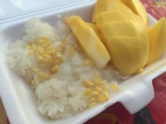 -芒果糯米饭摊子