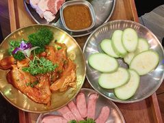 -明洞阿姨·韩式酱蟹烤肉·创意料理(三元桥店)