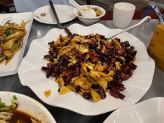 -蔼若春.传承三十年云南菜(金碧公园店)