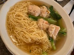 鲜虾云吞面-筷子