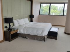 -上海滴水湖皇冠假日酒店