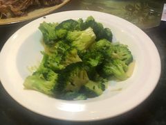 -苏莱特色牛骨滩羊手抓馆(长城东街总店)