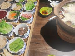 -聚汇三少·龙虾·中餐厅(莫邪路新天地店)