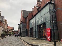 -钟书阁(松江泰晤士小镇店)