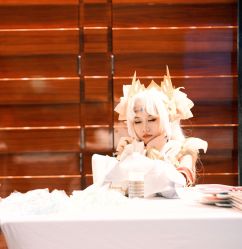 -星元素cosplay动漫摄影写真工作室