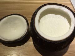 -志龙皇冠吃货椰子铺