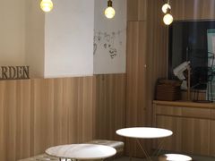 大堂-顶东面包花园·生日蛋糕(世博店)