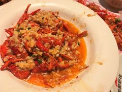 -肥肥虾庄·金牌油焖大虾(汉街SKP店)