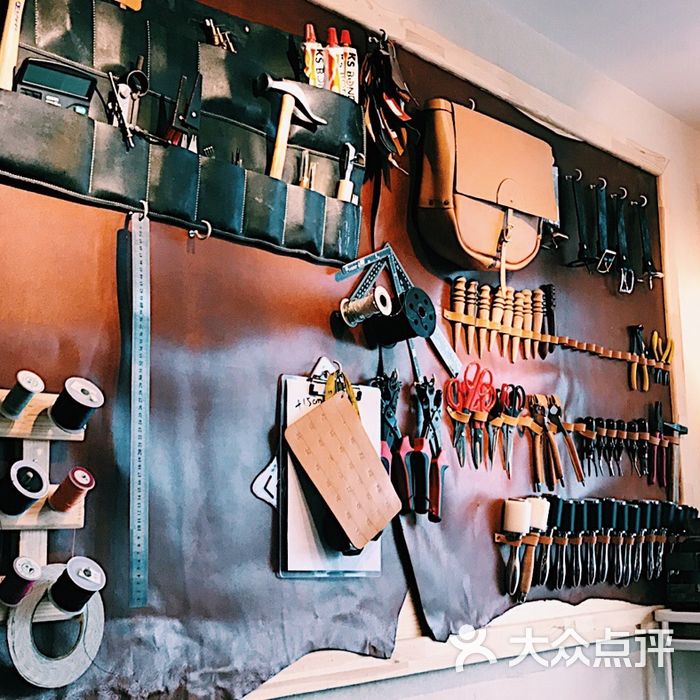 our custom手工皮具皮艺工作室