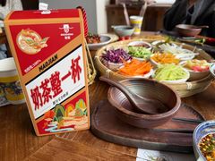 -包整·丝娃娃(一览甲秀楼风景店)