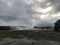 -老忠实间歇泉