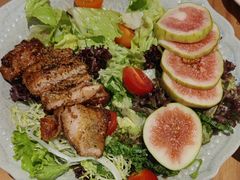 烤鸡肉鲜果主厨沙律-秘密旅行Bonjour(黑金冠 江南西店)