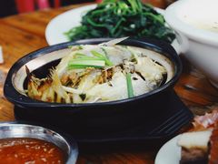 杂鱼煲-黄记四更烤乳猪店