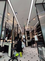 -HAIR CORNER