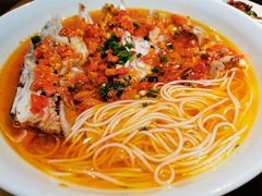 剁椒鱼头-费大厨辣椒炒肉(万家丽一店)