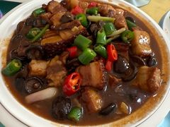 菌菇红烧肉-建社鱼庄(管坪店)