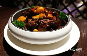 Red Wine Braised Beef Tails