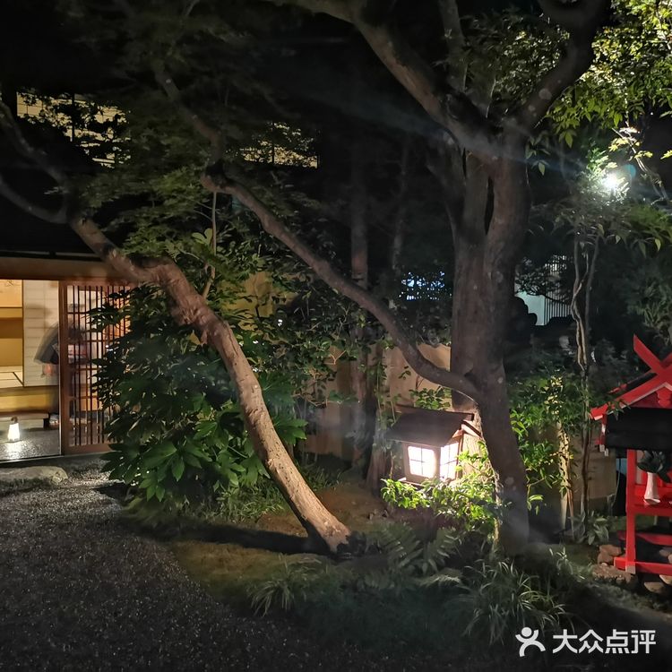 可以毫无疑问地说，吉兆的怀石料理就是登峰造极的最佳代表