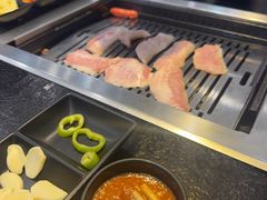 -臻牛烤肉