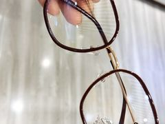 -宏宇眼镜蔡司依视路折扣店(兆佳眼镜城店)