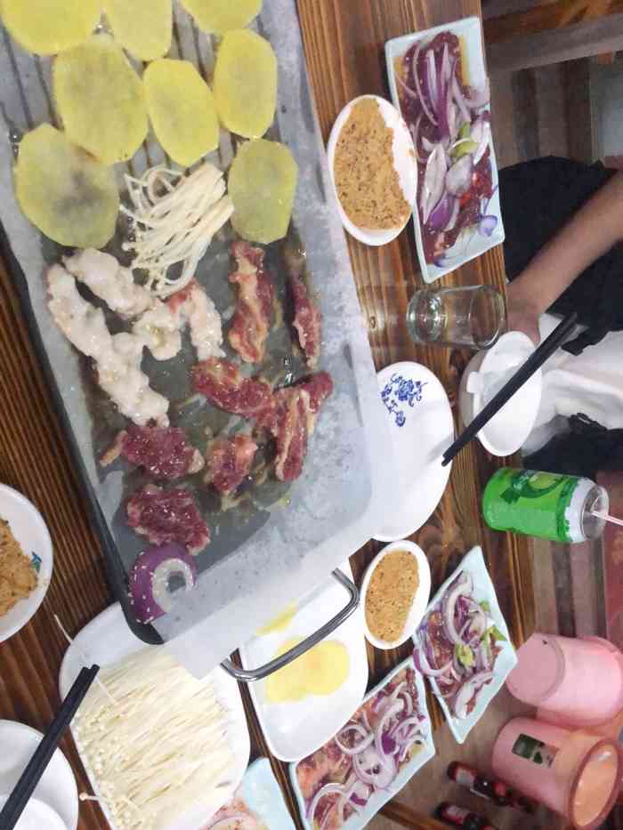 聚缘牛肉火锅店-"上次和同事一起过来觉得挺不错的很朴素.