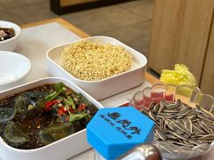 -鲁员外地锅鸡地锅鱼(古墩路店)