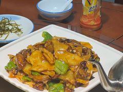 -老码头黑皮肘子锅包肉(赣水路店)