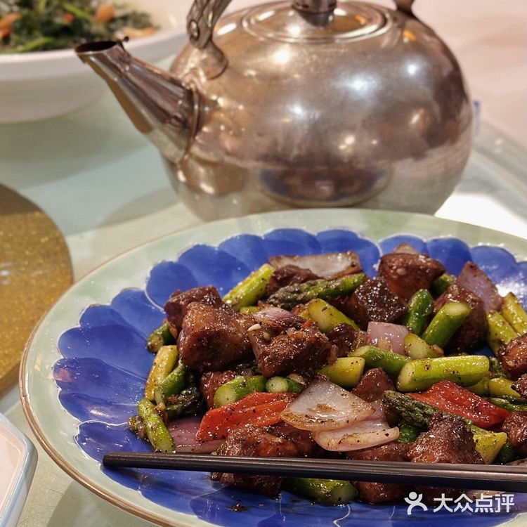 品香估计是老一辈的东莞人都不陌生的餐馆