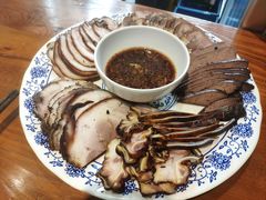 -老天桥酱肉烧饼夹肘子(天桥店)