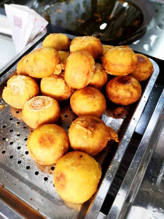 吴记煎包-"先说说口味吧 他家的煎包 应该说是炸煎包.