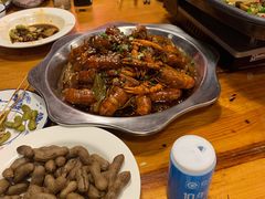 麻辣油焖虾-虾妹纸餐厅