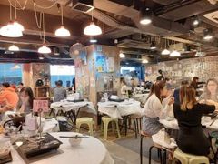 大堂-鲜入围煮花胶鸡海鲜火锅