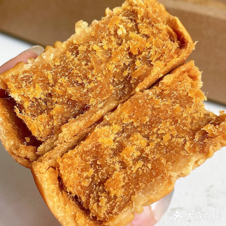 谁能拒绝肉松和咸蛋黄呢！