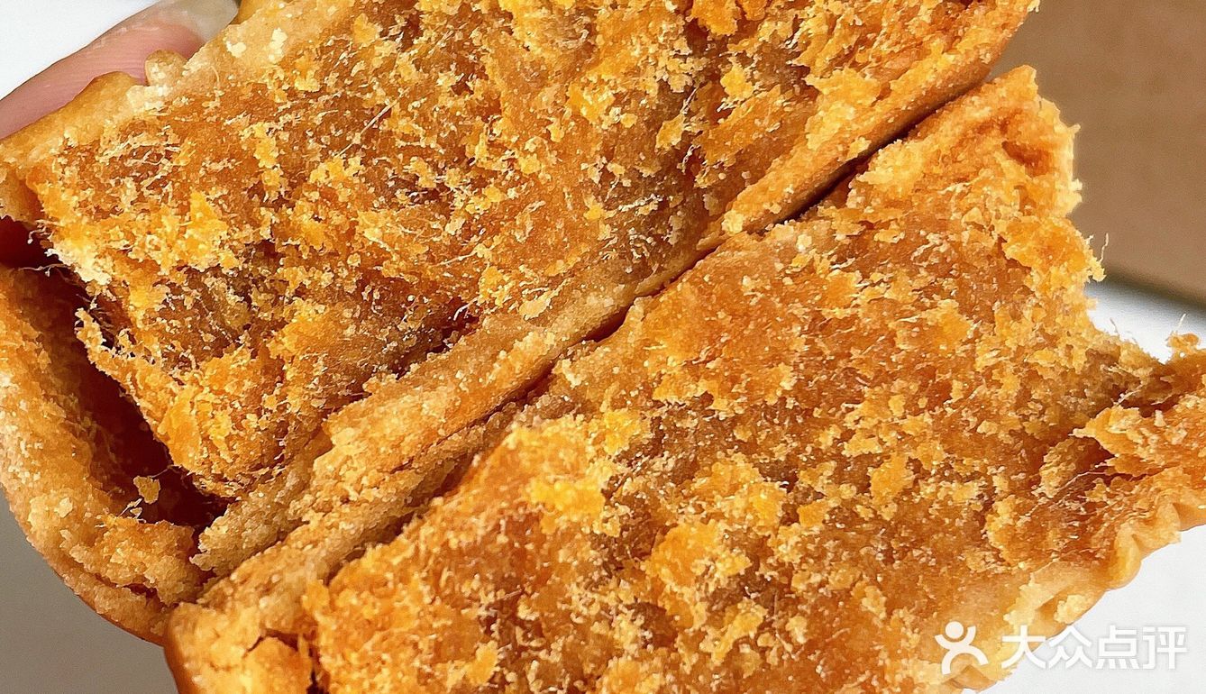 谁能拒绝肉松和咸蛋黄呢！