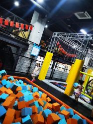 -蹦贝运动中心·蹦床·攀岩·闯关(龙岗店)