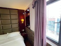 -好家园酒店(深圳坪山技术大学地铁站店)