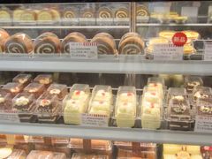 -红宝石·鲜奶小方·海派西点房(南丹店)