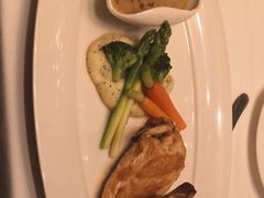 -龙虾酒吧扒房(宁波香格里拉店)