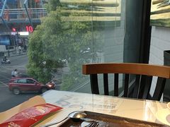 -豪享来中西餐厅(延安东路店)