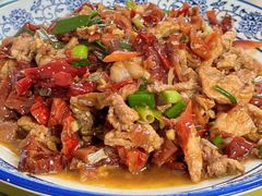 土干辣椒炒肉-瑶河山里菜