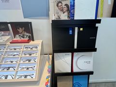 -天空之镜眼镜店蔡司依视路配镜授权零售店(望京颐堤港店)