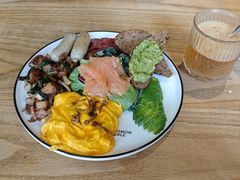 -Common Table · Brunch & Coffee