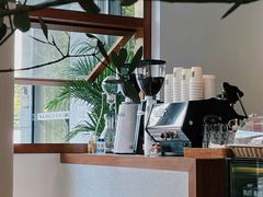 靠窗位-PUZZLE COFFEE 拼图咖啡